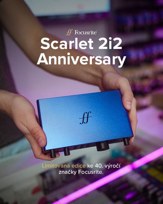 Trochu jsme se báli, že ta modrá na produktovkách nebude vypadat tak dobře ve skutečnosti, ale omyl...Velmi pěkná výroční...